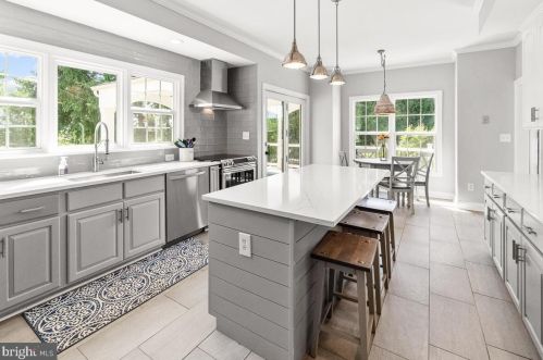 7327 Coventry Dr, Middletown MD 21769-6636 exterior