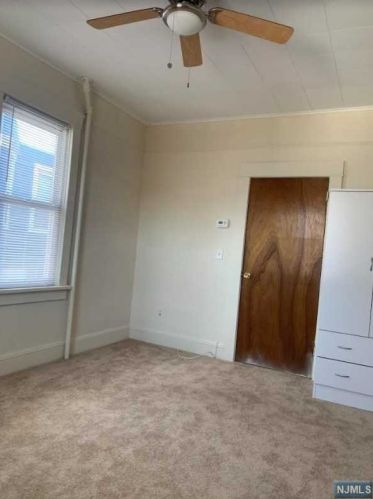 89 Clinton Pl, East Rutherford NJ 07073-1323 exterior