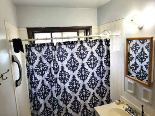 5700 99th St, Milwaukee WI  53225-2512 exterior