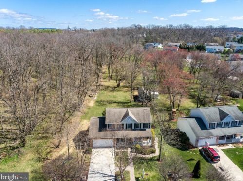 100 Columbus Ave, Littlestown PA 17340-1569 exterior