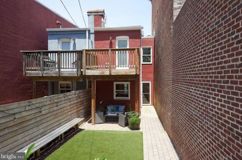 221 E St, Washington DC  20002-7700 exterior