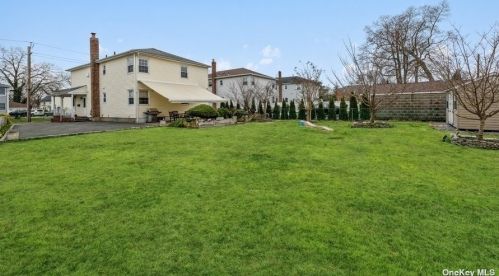 42 Gibson Blvd, Valley Stream NY  11581-2073 exterior