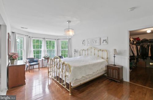 33 Bunting Brg Rd, Cookstown NJ 08511-1106 exterior