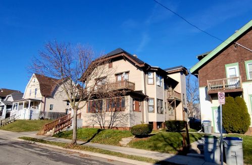 1410 Chambers St, Milwaukee, WI 53206-2216