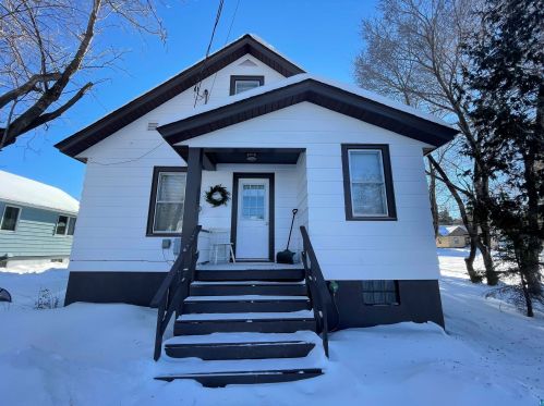 105 Pattison St, Ely MN 55731-1353 exterior
