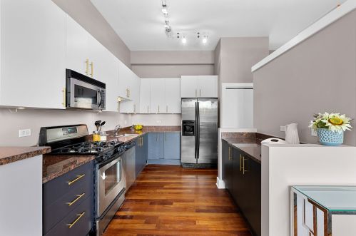 4751 Artesian Ave, Chicago IL  60625-3384 exterior