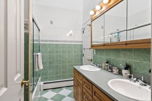 74 Leroy Ave, Valhalla NY 10595-1437 exterior