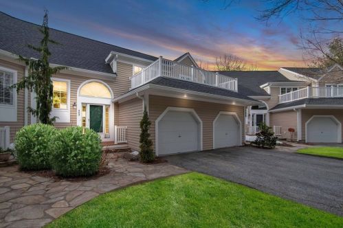 403 Browning Ln, Worcester, MA 01609-1163