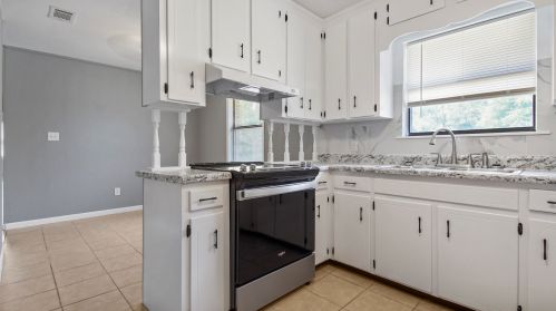 1737 County Hwy 183, Defuniak Springs FL 32433-4359 exterior