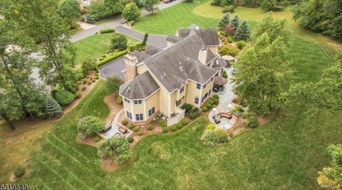 3 Park Rdg Ct, Chester NJ 07930-3016 exterior