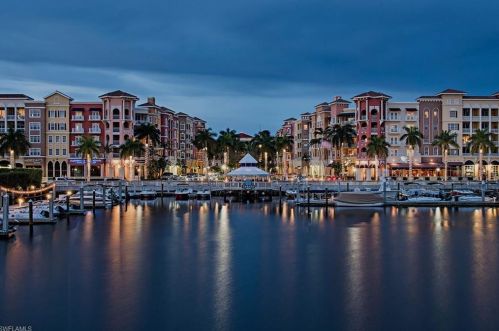 2147 Hbr Ln, Naples FL 34104-0317 exterior