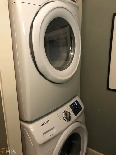 1528 Cambridge Ave, Atlanta GA 30337-2110 exterior