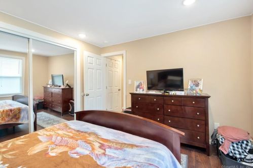 71 Albany Ave, New Britain CT 06053-3586 exterior