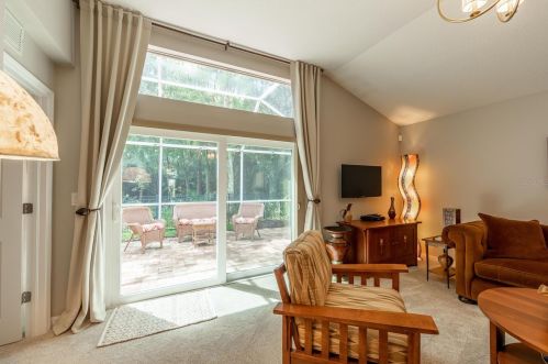 10006 Bridgeton Dr, Tampa FL  33626-1840 exterior