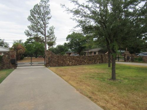 2419 Coffin St, Denison TX 75020-7209 exterior