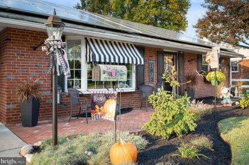 236 Memorial Ave, Tavistock NJ 08033-2952 exterior