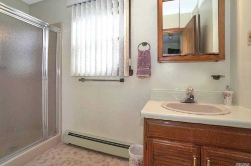 11 Elder Dr, Commack NY 11725-2331 exterior