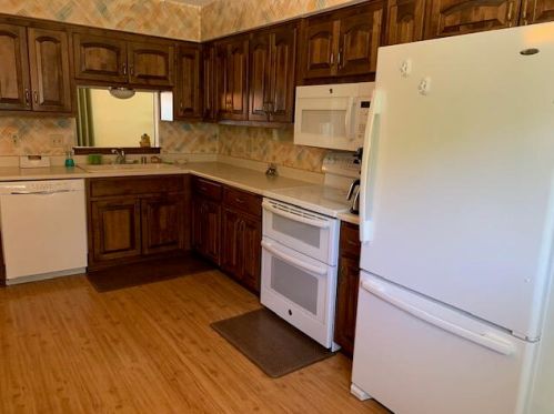 6536 Carpenter Ave, Milwaukee WI 53220-4551 exterior