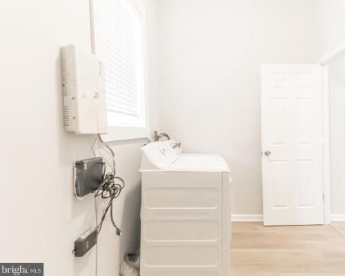 5215 Cedar Ave, Philadelphia PA 19143-1524 exterior