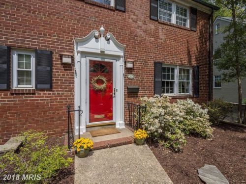 323 Kentucky Ave, Alexandria, VA 22305-1739