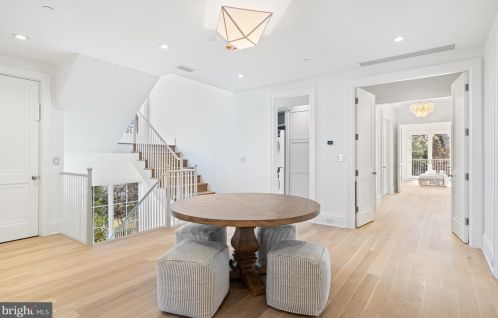 4526 Hawthorne St, Washington DC 20016-3570 exterior