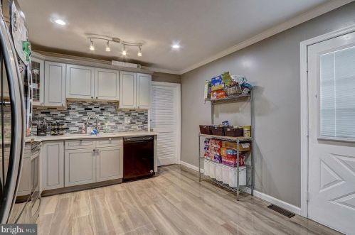 521 Riv Dr, Camden NJ 08110-2917 exterior