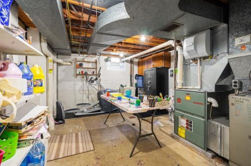 233 Anita Ave, Pittsburgh PA 15217-3120 exterior