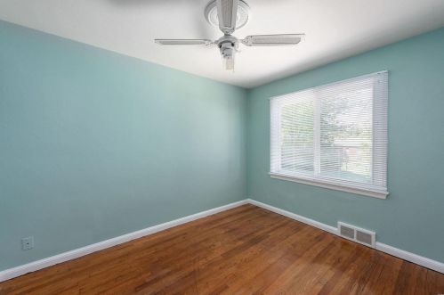 9215 Alpine Dr, Saint Louis MO 63123-4411 exterior