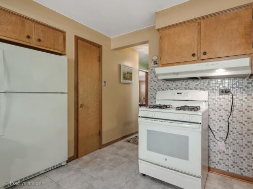 6058 63 Pl, Chicago IL 60638-4642 exterior