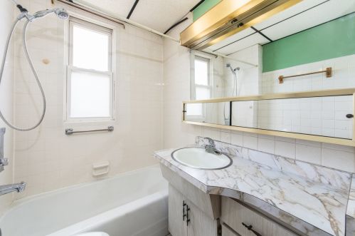 4815 Moody Ave, Chicago IL 60630-2909 exterior