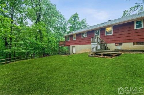 113 Todd St, Edison NJ  08817-5133 exterior