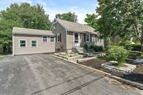 30 Doble St, Quincy, MA 02169-6202