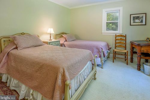 5983 Canterbury Dr, Easton MD 21601-8557 exterior