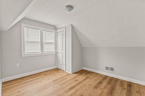 2756 55, Milwaukee WI 53210-1558 exterior