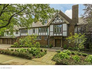 2569 Fairmount Blvd, Cleveland OH  44106-3241 exterior