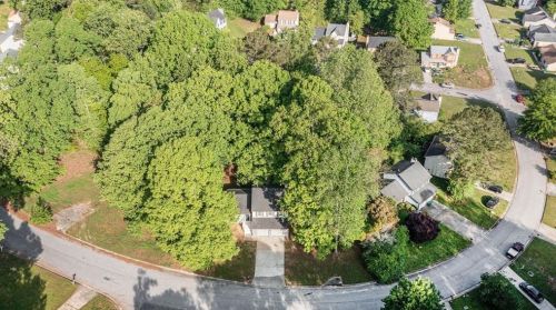 5576 Ln Fleur Trl, Lithonia GA 30038-2843 exterior