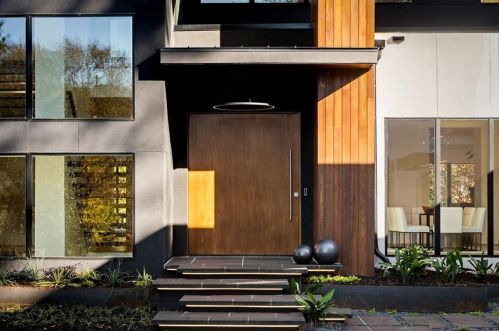 4645 Lake Forrest Dr, Atlanta GA  30342-2537 exterior