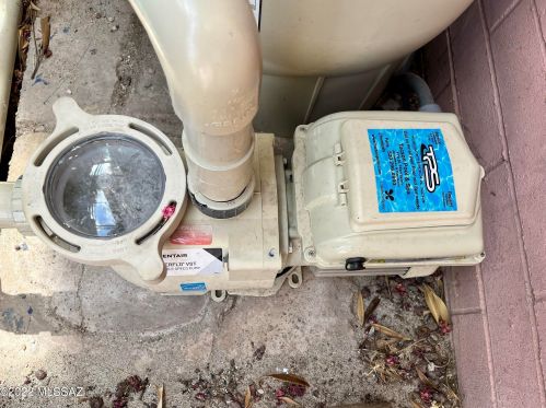 9151 Deer Trl Cir, Tucson AZ 85710-8034 exterior