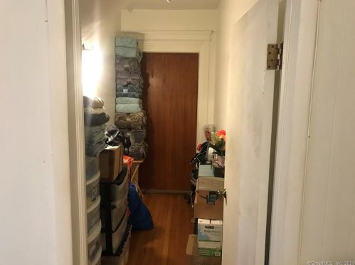 35 Stevens St, Norwalk CT 06850-3805 exterior