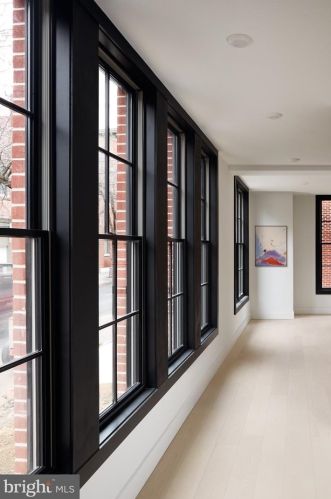 1921 Green St, Philadelphia PA 19130-3206 exterior