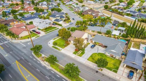 1871 Bryan Ave, Tustin CA 92780-4703 exterior