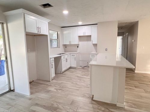 1310 Jeronimo Dr, Naples FL  34103-3257 exterior