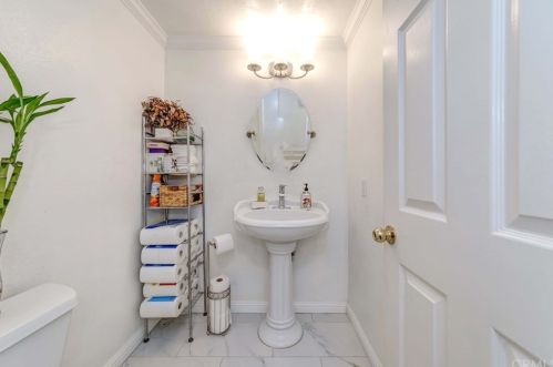 8636 Ramona St, Bellflower CA 90706-6320 exterior