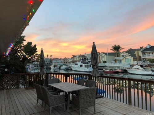 2035 Victoria Ave, Oxnard, CA 93035-2966