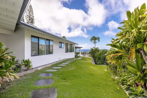 5435 Halapepe St, Honolulu HI  96821-1719 exterior