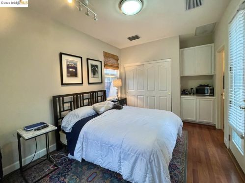 5236 Montecito Dr, Concord CA 94521-5507 exterior