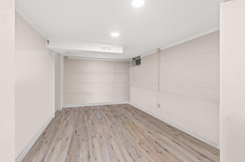 5006 Colonial Ct, Milwaukee WI 53220-2013 exterior