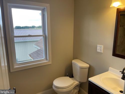 998 Plunkert Rd, Littlestown PA 17340-9643 exterior