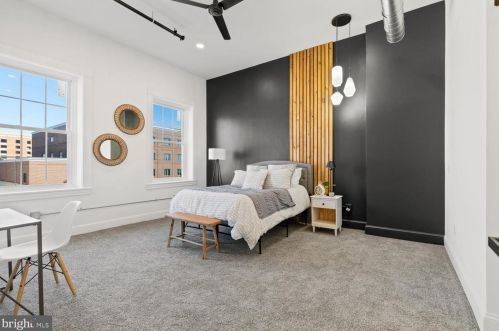 220 Prince St, Lancaster PA 17603-5878 exterior