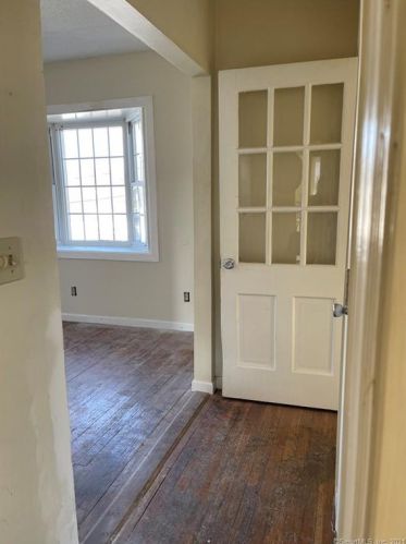 260 Main St, Meriden CT 06451-3859 exterior